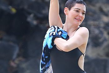 Rose McGowan Nude