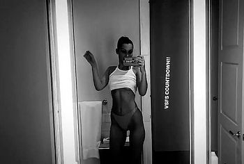 Bella Hadid Nude
