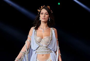 Bella Hadid Nude
