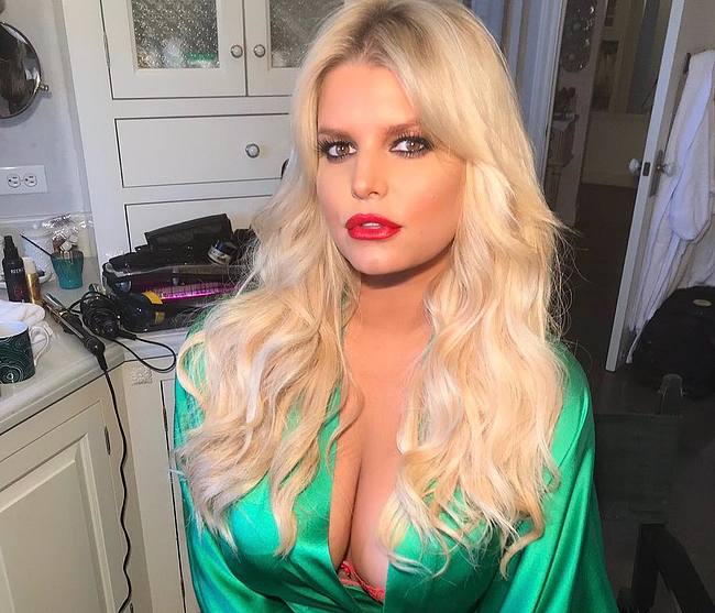 Jessica Simpson Nude
