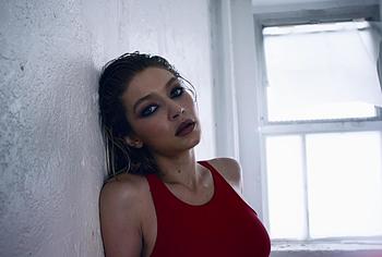 Gigi Hadid Nude