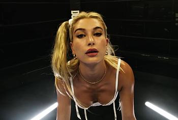 Hailey Baldwin Nude