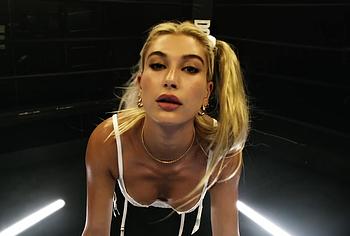 Hailey Baldwin Nude