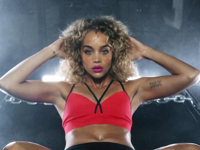 Jasmine Sanders Nude