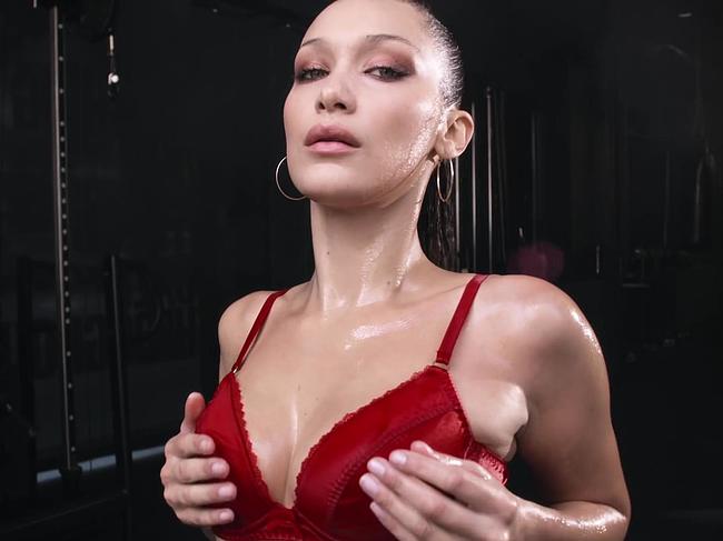 Bella Hadid Nude