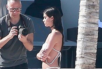Sara Sampaio Nude