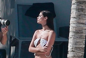 Sara Sampaio Nude
