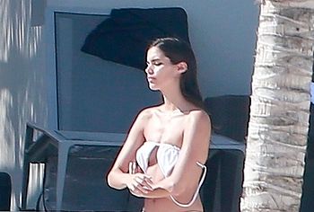 Sara Sampaio Nude
