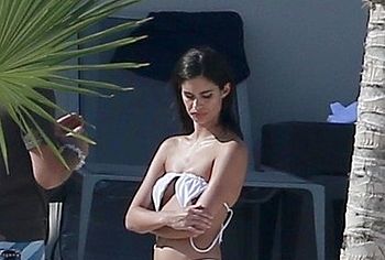 Sara Sampaio Nude