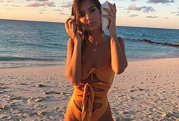 Emily Ratajkowski nude