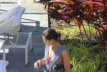 Hailee Steinfeld Nude