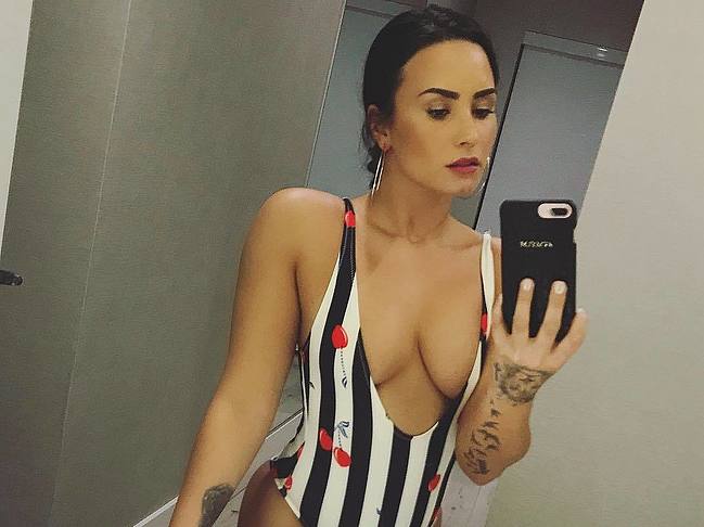 Demi Lovato Nude