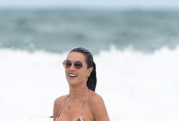 Alessandra Ambrosio Nude