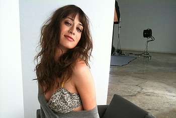 Lizzy Caplan Leaked Nude