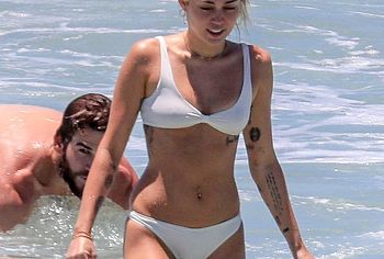 Miley Cyrus Nude