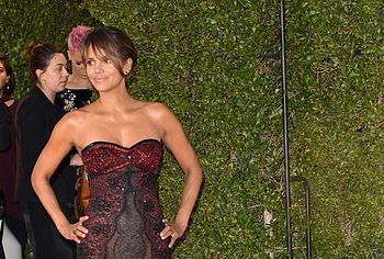 Halle Berry Nude