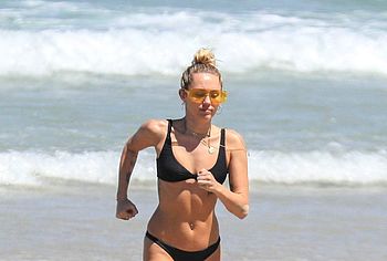 Miley Cyrus Nude