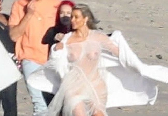 Kim Kardashian Nude