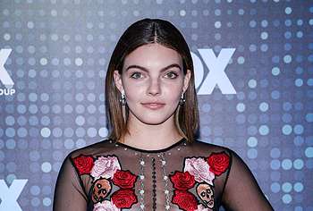 Camren Bicondova Nude