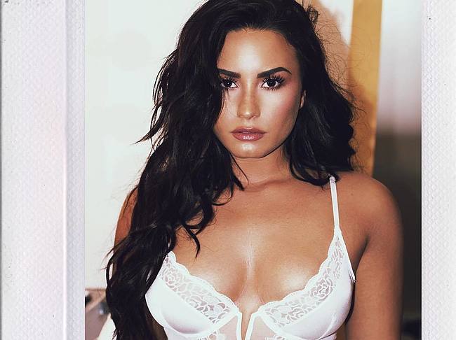 Demi Lovato Nude Celebrity