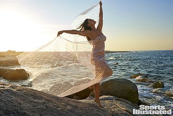 Myla Dalbesio nude leaked celebrity