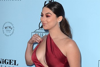 Kira Kosarin nude