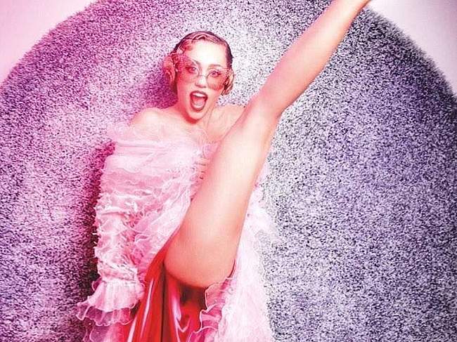 Miley Cyrus nude