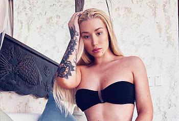 Iggy Azalea nude