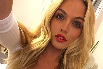 Kelsey Laverack nude