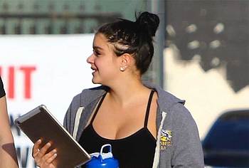 Ariel Winter nude