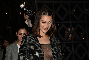 Bella Hadid nude