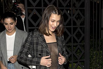 Bella Hadid nude