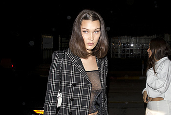 Bella Hadid nude