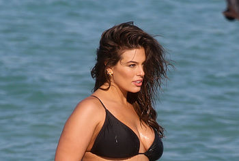 Ashley Graham nude