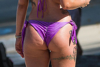 Olivia Buckland nude