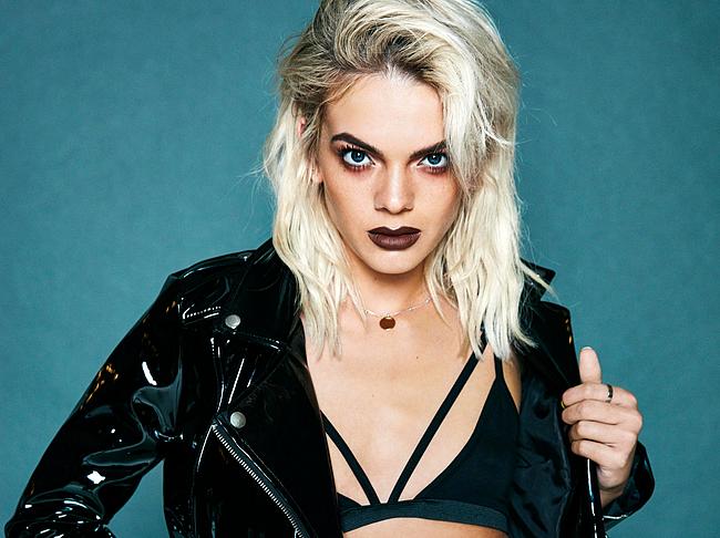 Louisa Johnson nude leaked