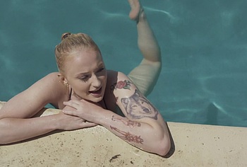 Sophie Turner nude