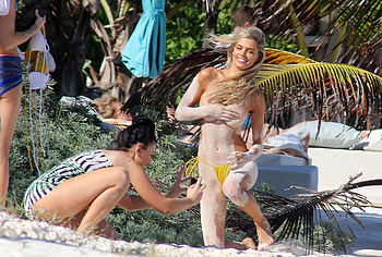 Danielle Knudson nude