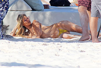 Danielle Knudson nude