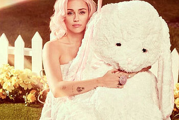 Miley Cyrus nude
