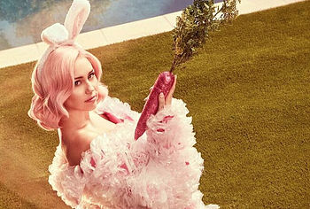 Miley Cyrus nude