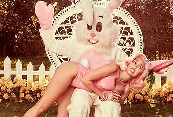 Miley Cyrus nude