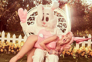 Miley Cyrus nude