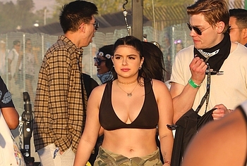 Ariel Winter nude