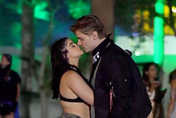 Ariel Winter nude