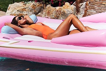 Alessandra Ambrosio nude