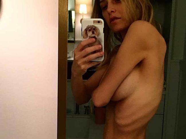 Jenny Mollen nude