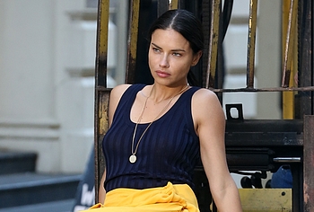 Adriana Lima nude