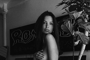 Emily Ratajkowski nude