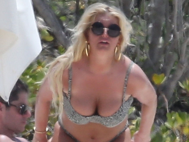 Jessica Simpson nude